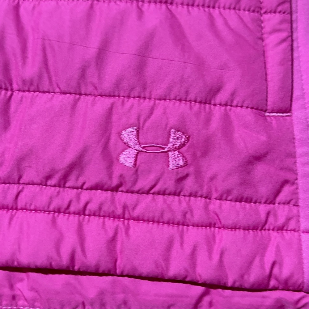 Under Armour - Picture 4 of 10